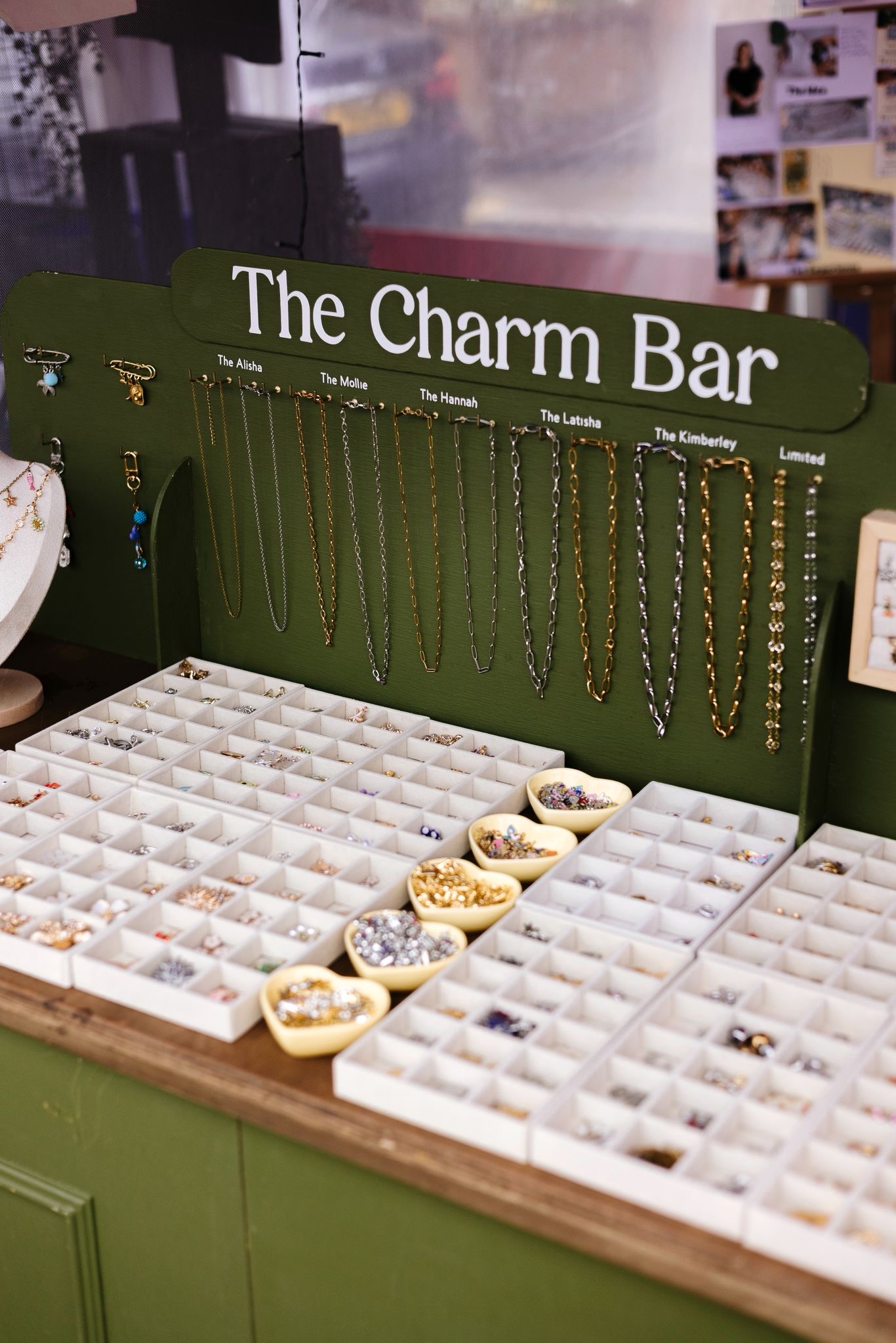 Madmoiselle Mojo X Buttermelle: Christmas Shopping Night — photo 2 of 3
